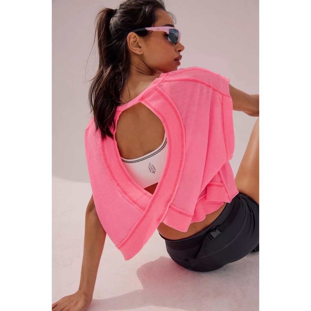 New People Movement My Time Tee Workout Shirt Hot Neon Pink Large/L